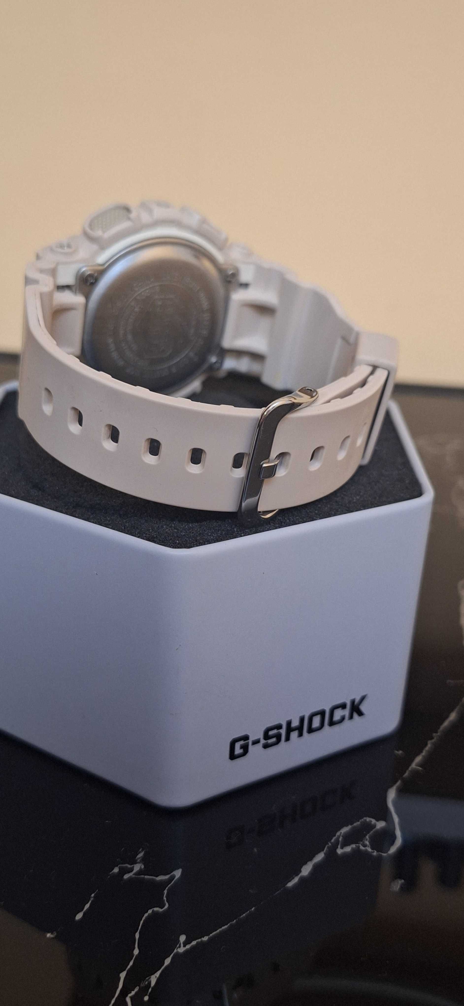 Casio G shock бежов