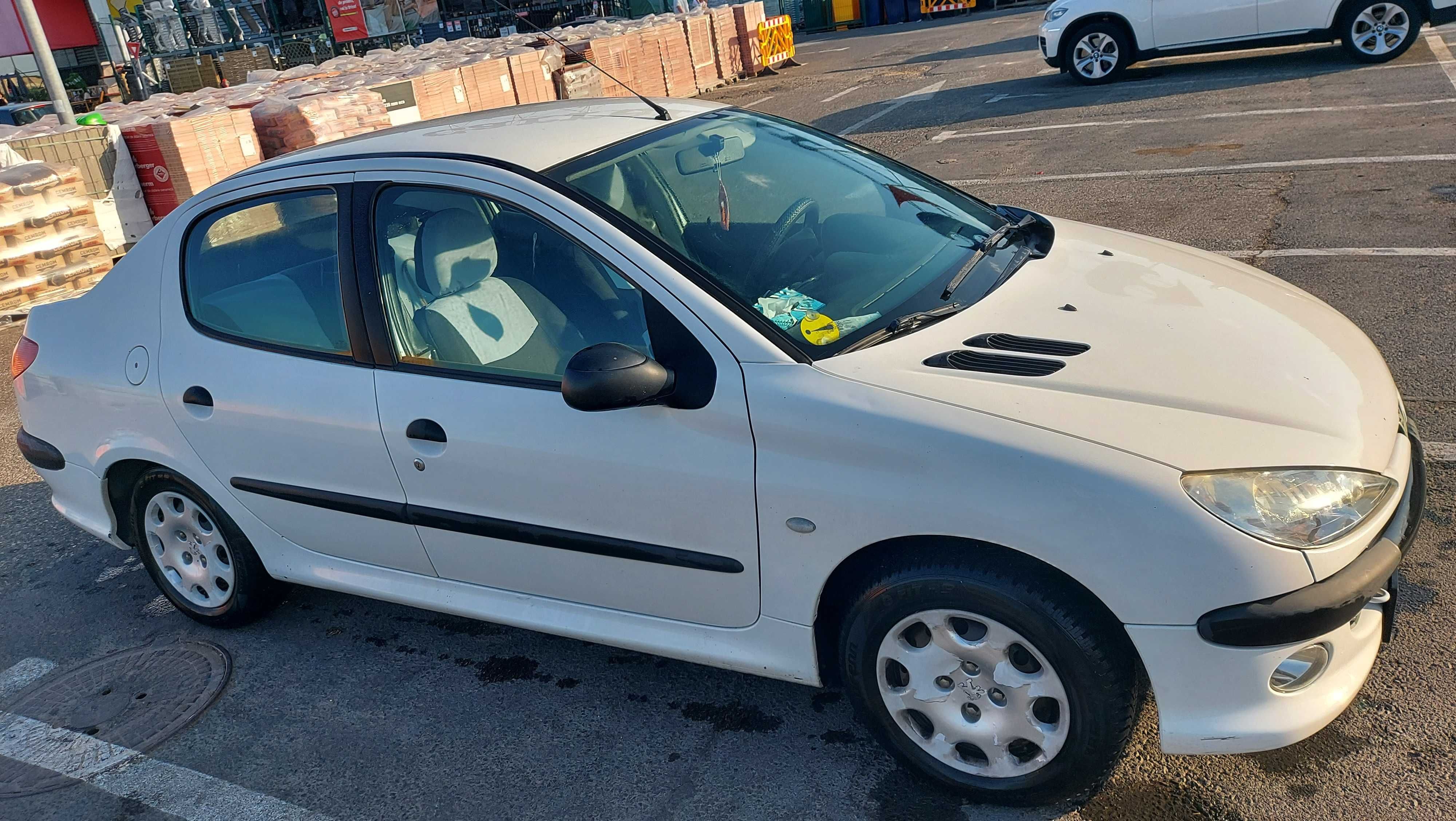 Peugeot 206 Sedan
