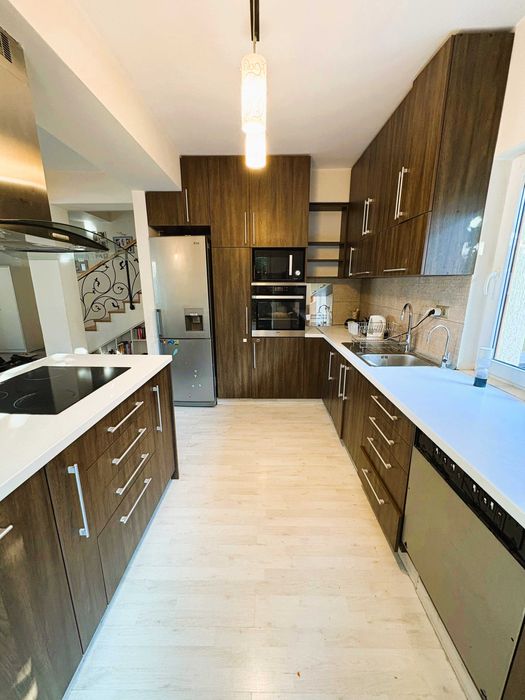 Proprietar inchiriez  duplex spatios in Floresti, zona linistita