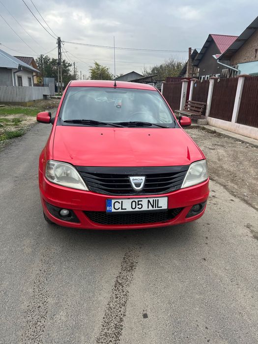 Vând Dacia Logan