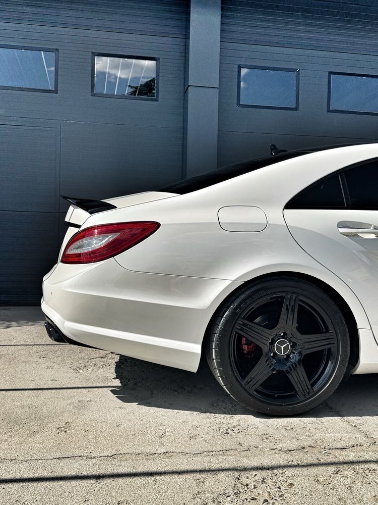 Mercedes W218 cls заден спойлер ducktail