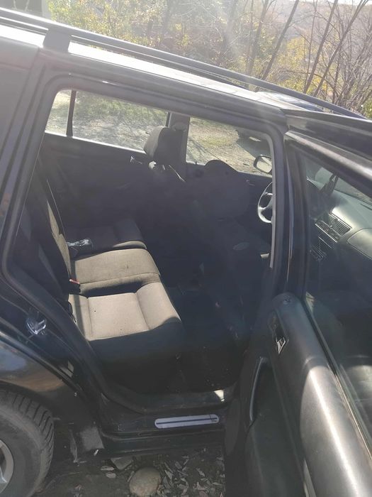 Golf 4 din 2000 luna a 11