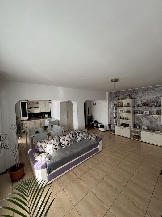 Apartament 3 camere centru Navodari