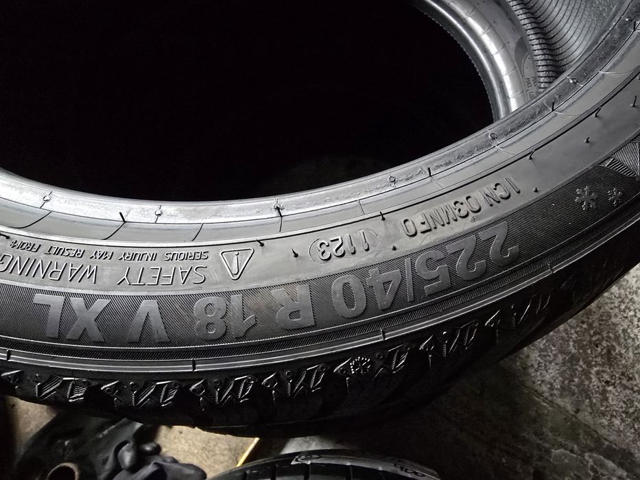 Semperit 225/40 R18 92V MS iarnă