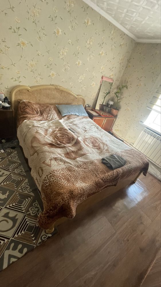 Продаю 2ух спальную кровать