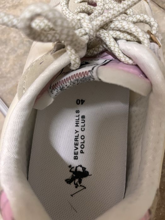 Дамски спортни обувки