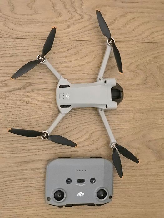 Drona DJI Mini 3 Pro, 13 incarcari baterie