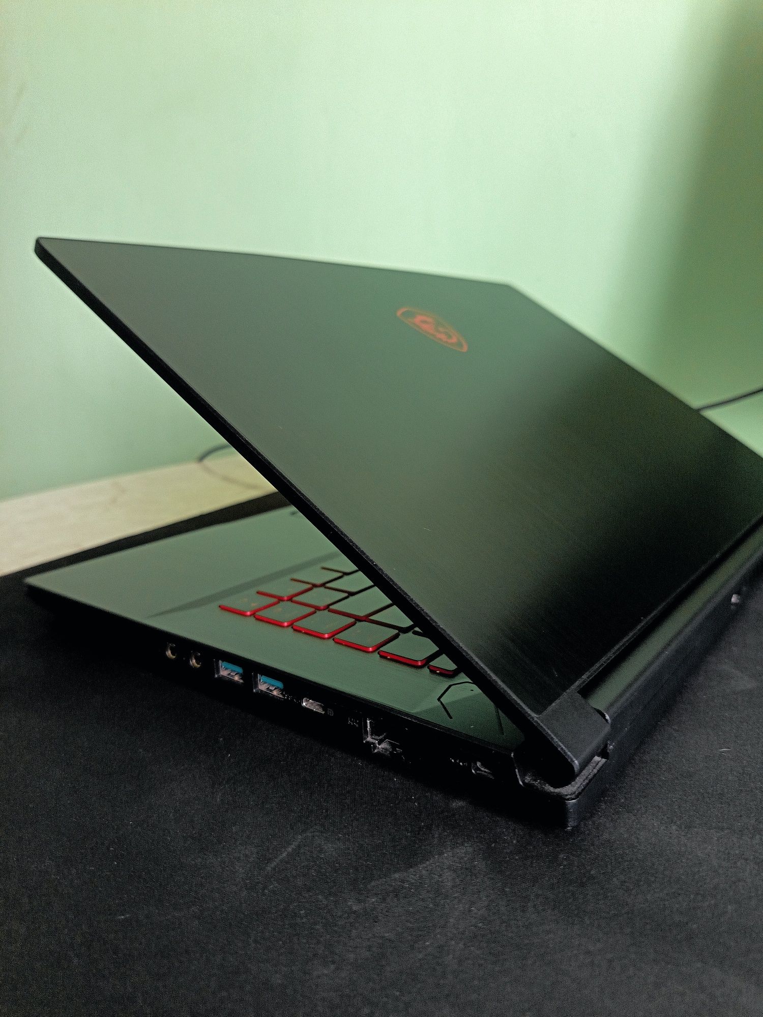 MSI GF63 Thin | i7-12650H | RTX 4050 6GB | 8GB RAM | 520GB SSD