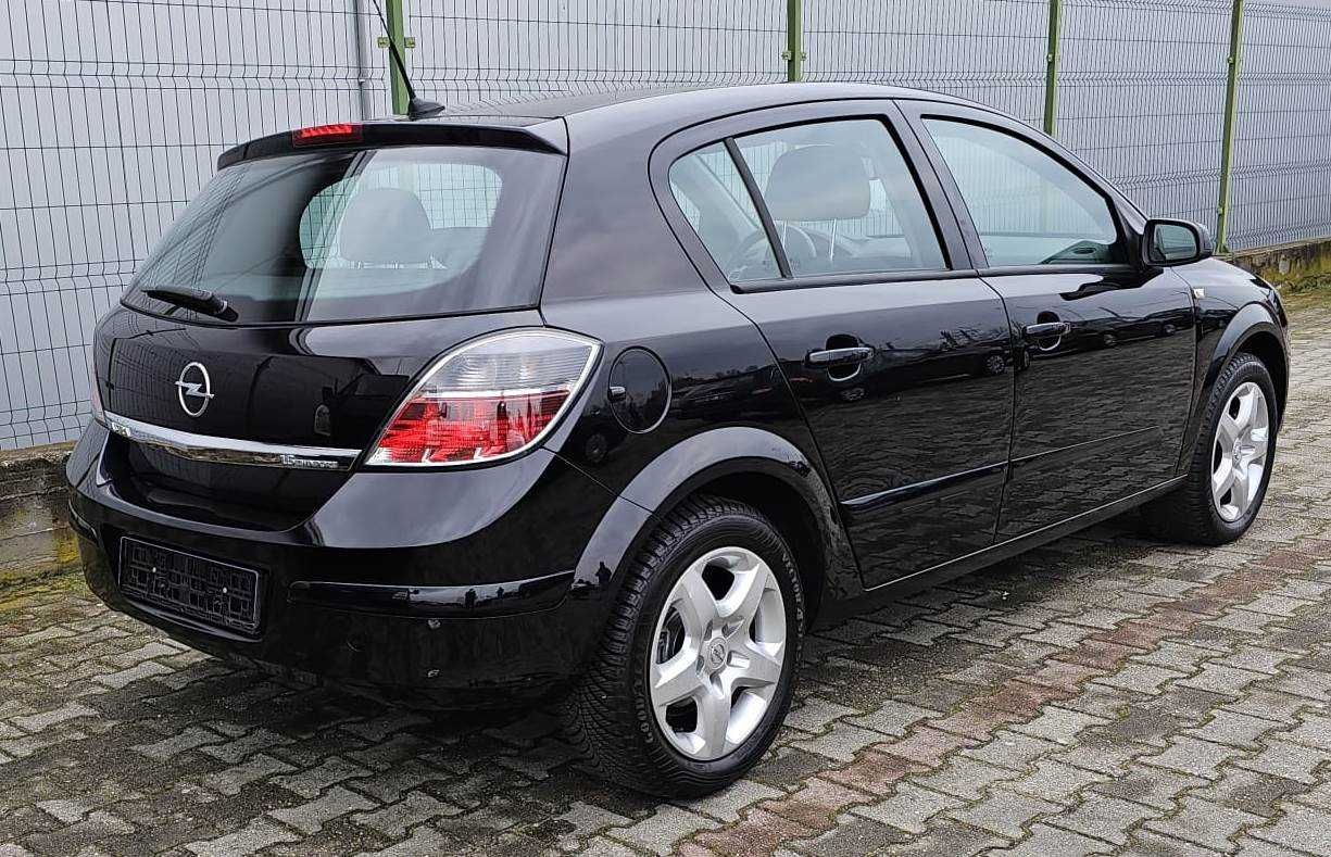 Opel Astra H - an 2007 - benzina
