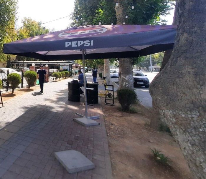 Katta zontik sotiladi