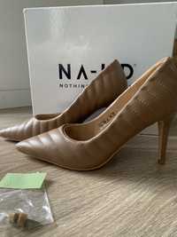 Обувки с ток NA-KD