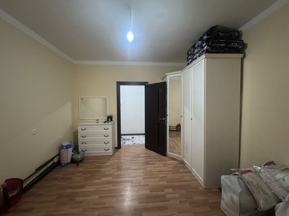 Срочно продается  2 комнатная квартира в массиве Корасув на 1 этаже.