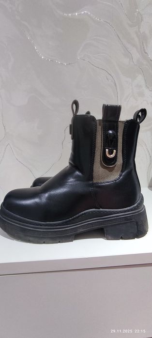 Теплые сапожки продам