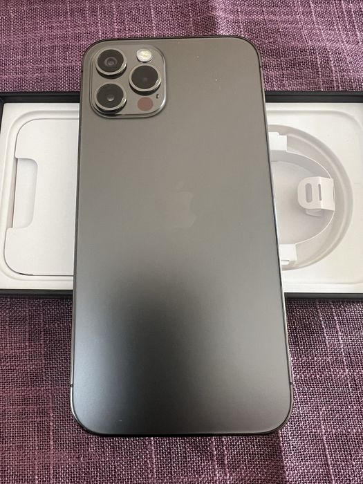 iPhone 12 Pro 128GB Graphite – отлично състояние, с кутия