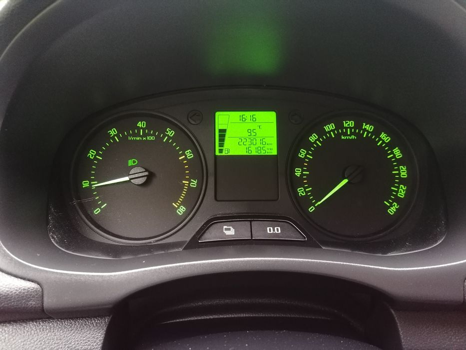 Vând Skoda Fabia