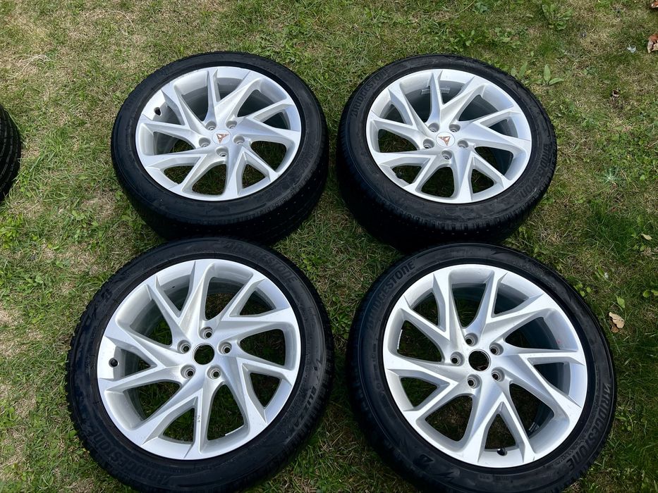 Jante CUPRA FORMENTOR 18 cu Anvelope Iarna