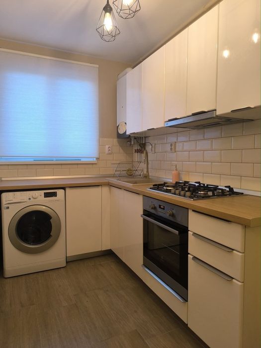 Se inchiriaza apartament cu 2 camere in zona Cornisa