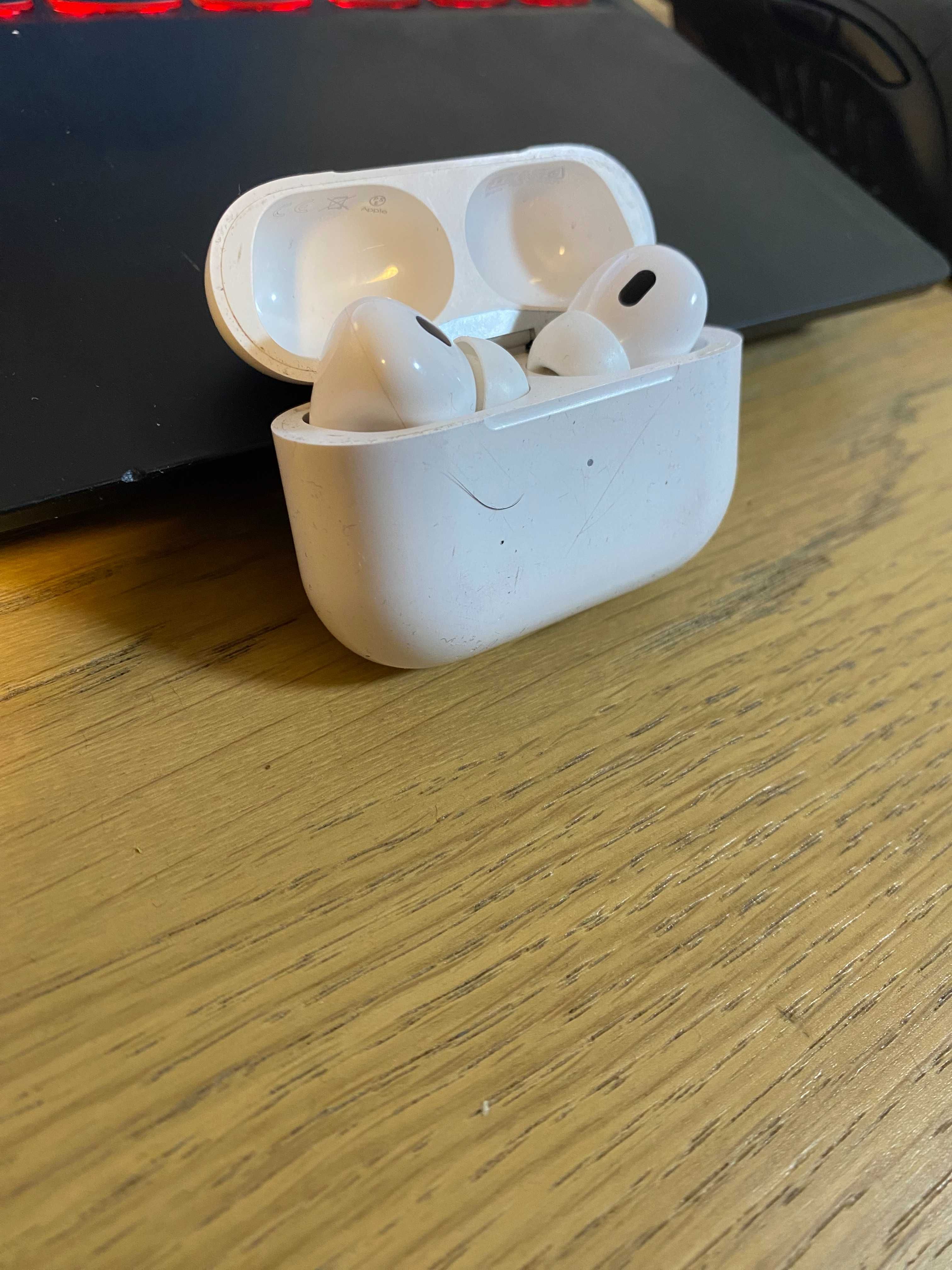 Слушалки Apple Airpods Pro (2nd Generation) - 2022