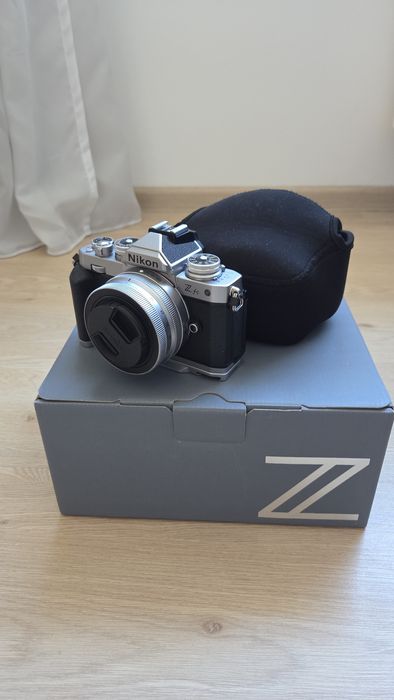 Nikon Z fc in stare perfecta