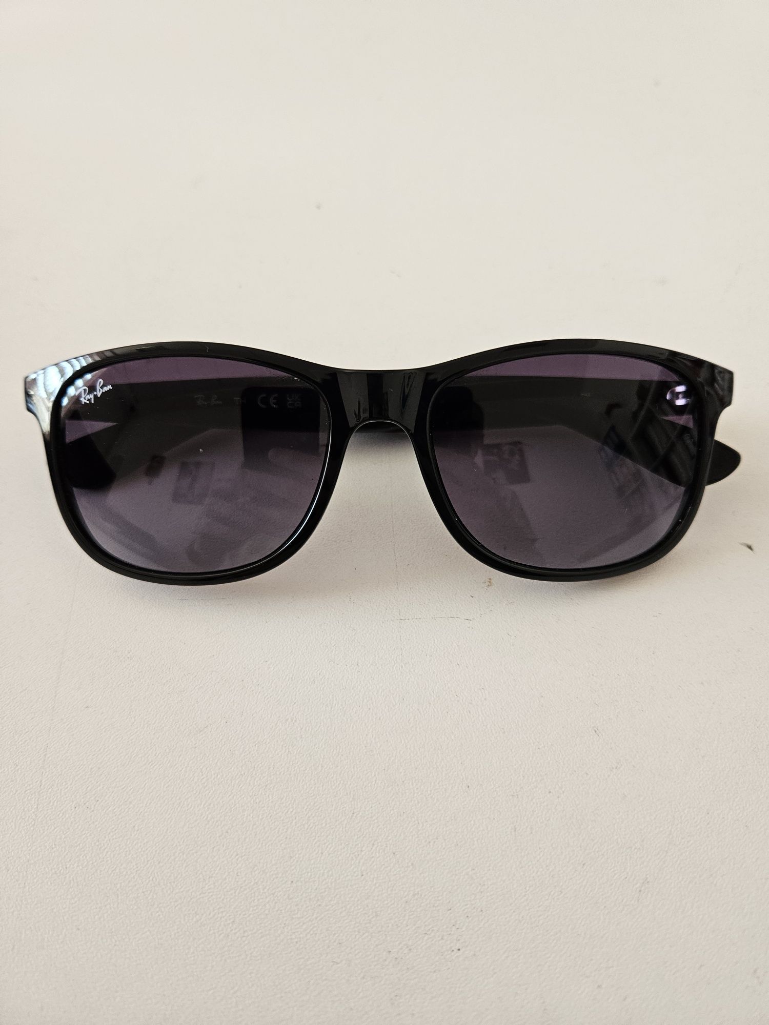 Ray-Ban Andy RB4202 601/8G слънчеви очила
