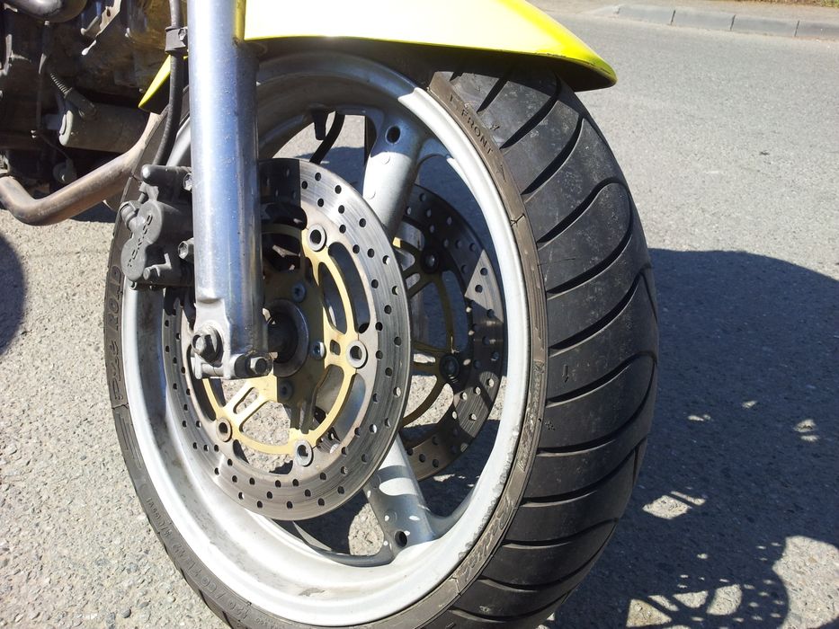 Motocicleta motociclu Suzuki SV650 naked inmatriculata
