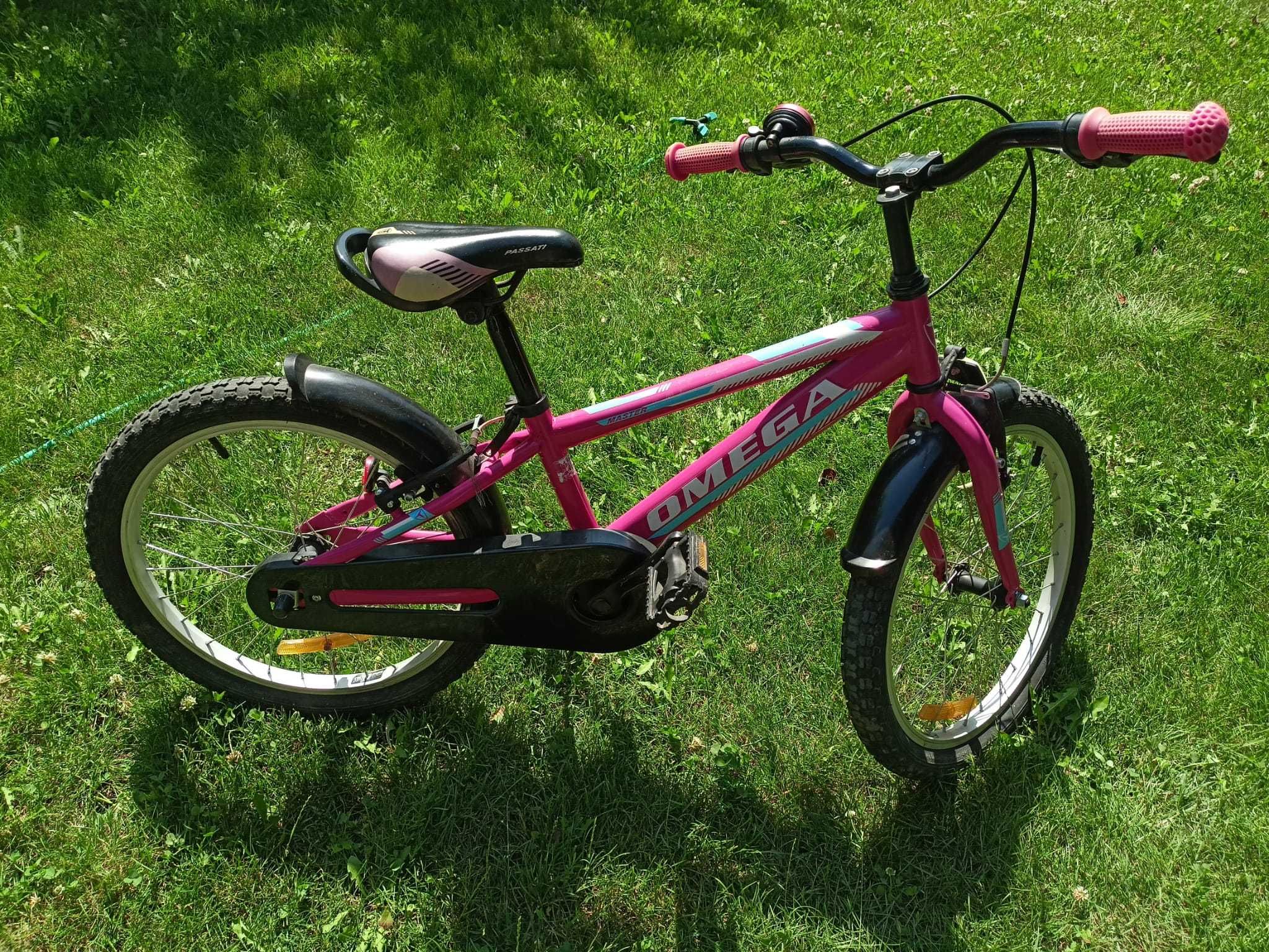 Vand Bicicleta Omega Master 20 inch roz + roti ajutatoare - utilizata