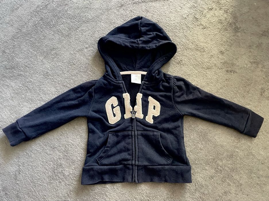 Блузки, суитшърт GAP, дънки H&M 98 рр