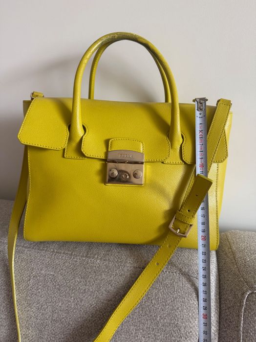 Чанта в жълто Furla