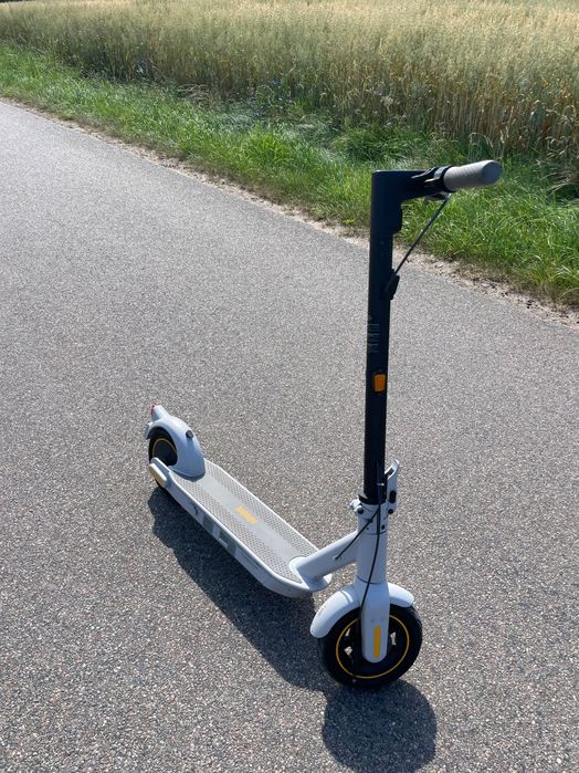 Vând trotinetă electrică Ninbot g30 ld ca nouă sau și la schimb