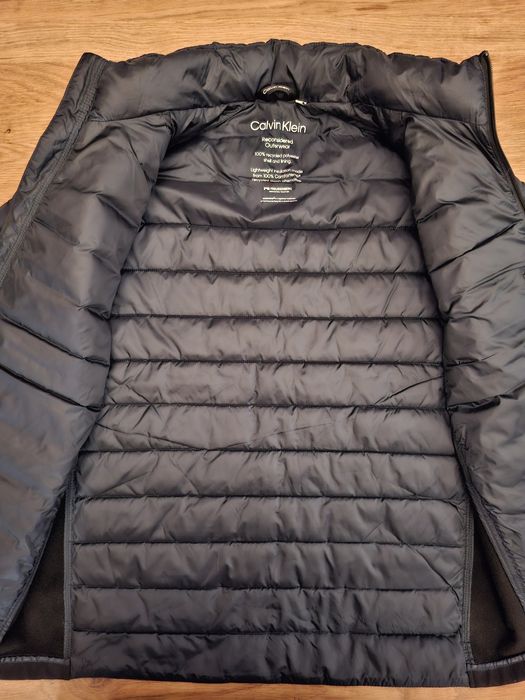 Яке Calvin Klein