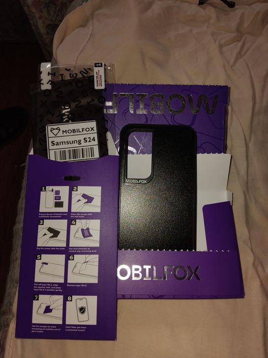 Husa s 24 blak de vânzare noua in cutie cu protector de ecran inclus