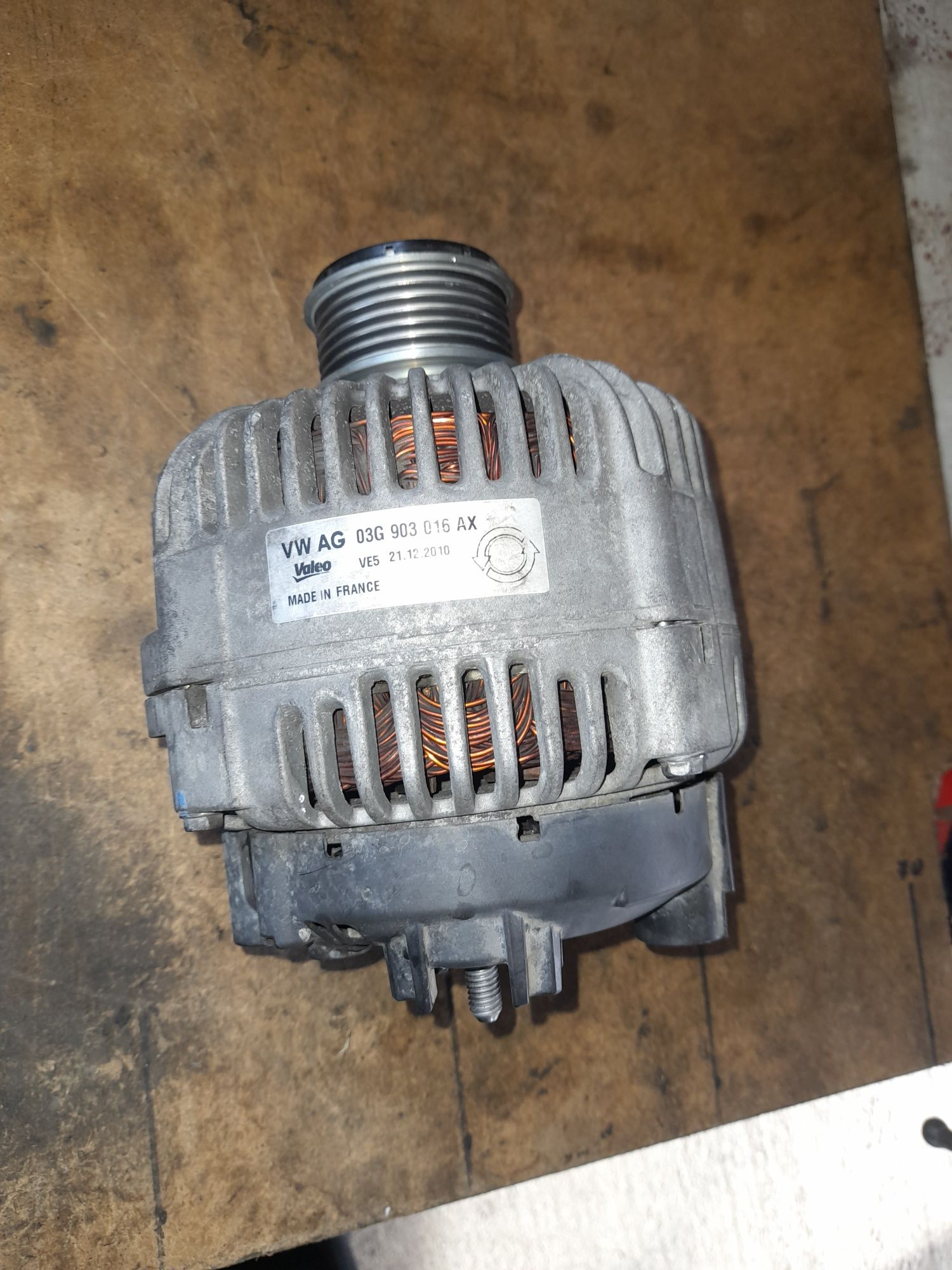 Altelnator audi a4 .b8 05 06 g5  2000 tdi cod 036903016