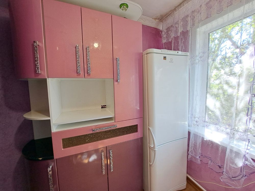 Сдам 2 комн на долгий срок. Семейным.