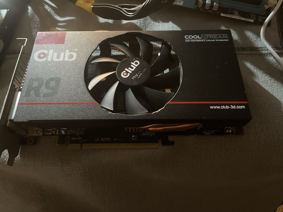 Placă video AMD Radeon R9 270 2GB GDDR5 – perfect funcțională!