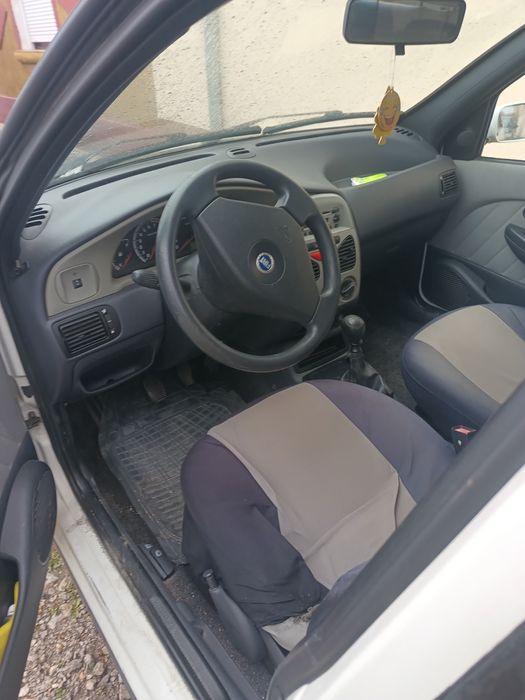 Fiat Albea an 2005