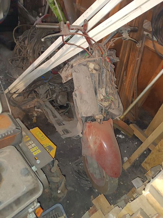 Продам скутер RASER