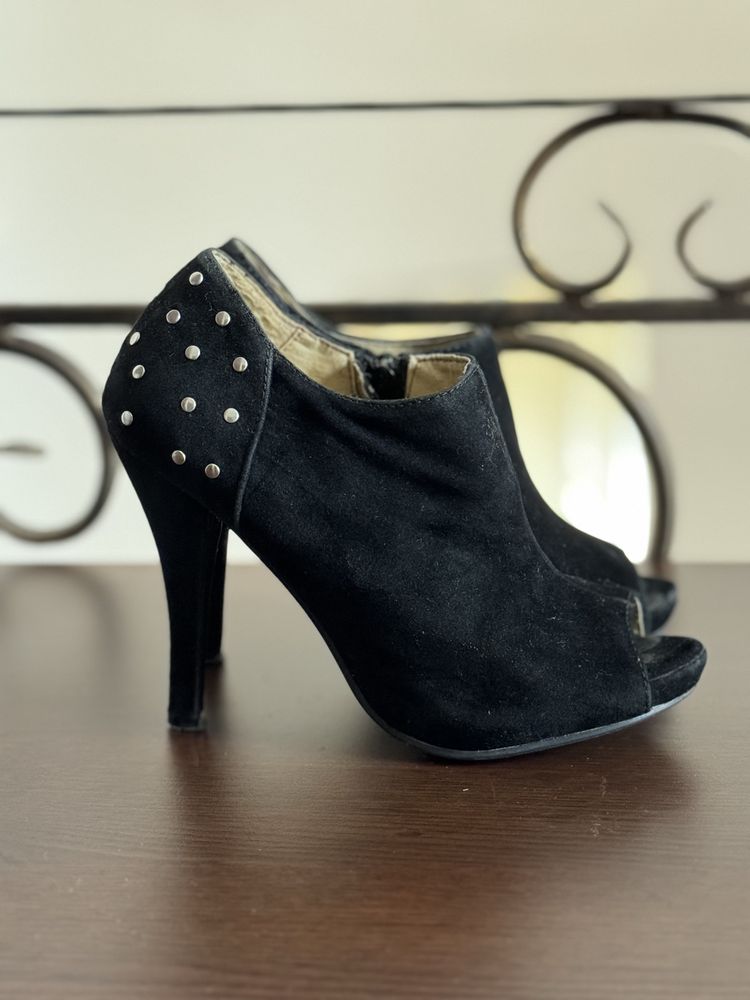 Ghete negre piele suede