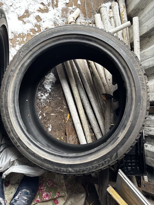 245/40/18 bridstoun шипы