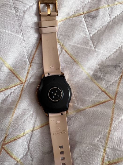 Samsung Galaxy watch Sm-r810 gold