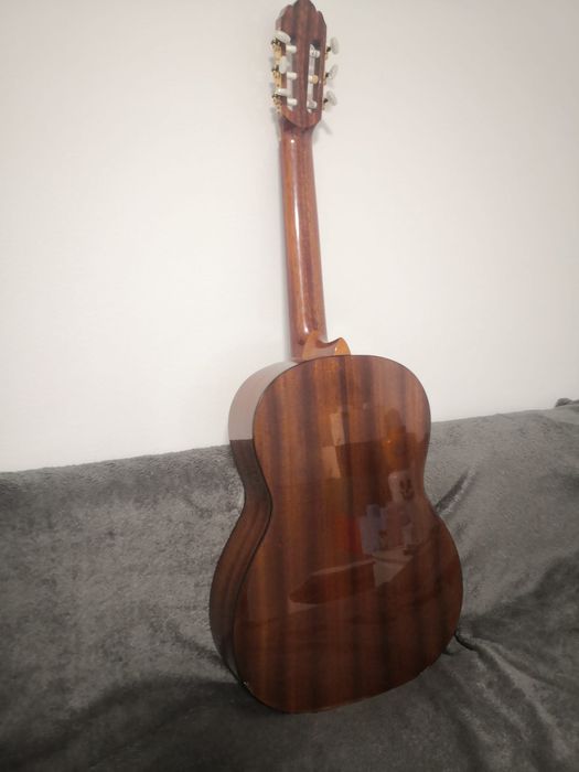 Chitara electro-clasică Hora SM 200 EQ