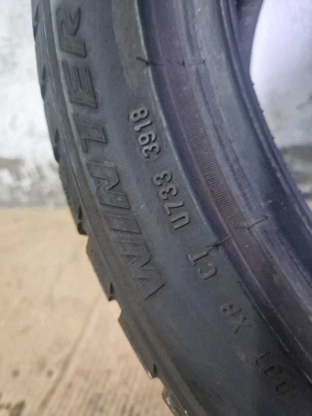 1 брой Pirelli R17 215/45/ 
зимна гуми 
DOT3918