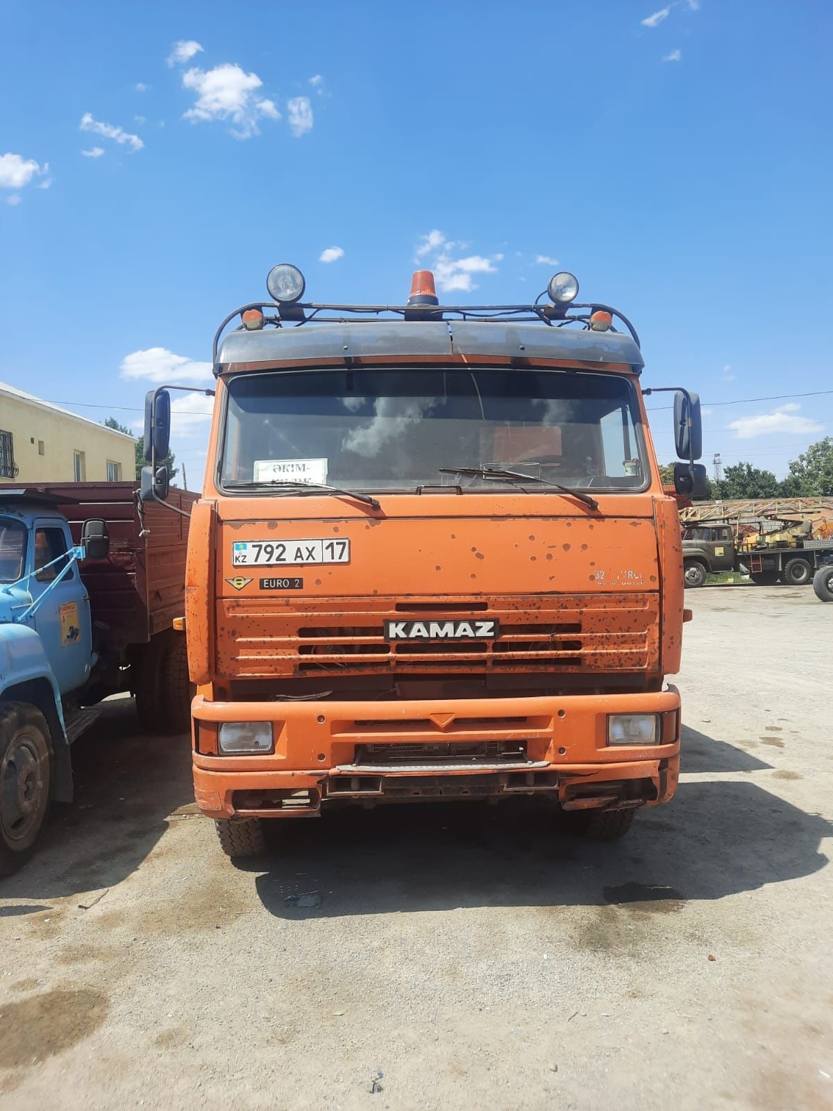 КДМ КамАЗ 6520 Самосвал 20 т