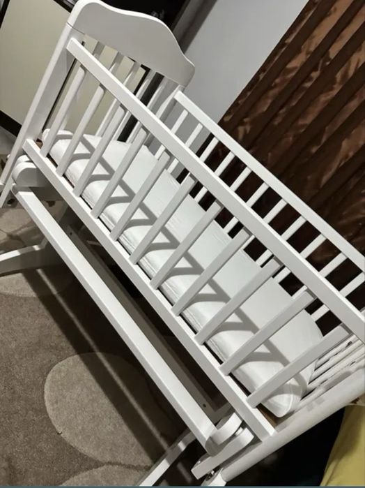 Pătuț legănător Babylo Anthea Glider Crib