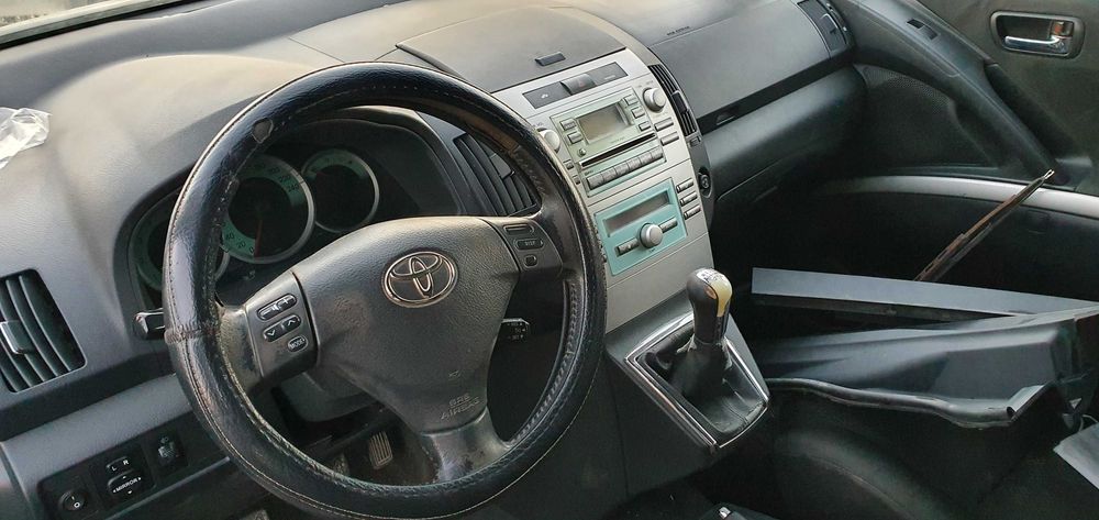 Тойота корола версо за части