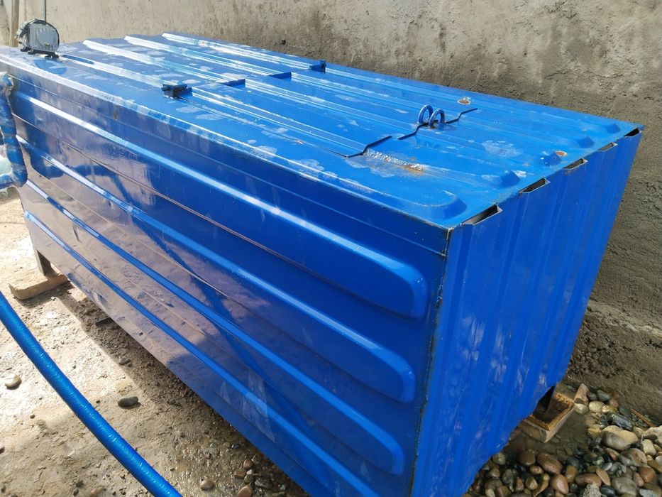 Аквариум бор тирик балик сотгани