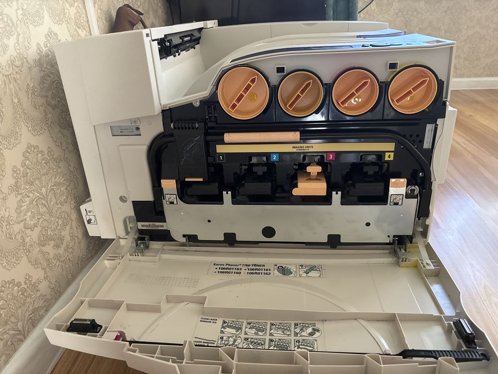 Продам принтер xerox 7760
