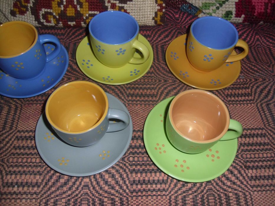 Set 5 cani cu farfurie ,colorate cu model,noi