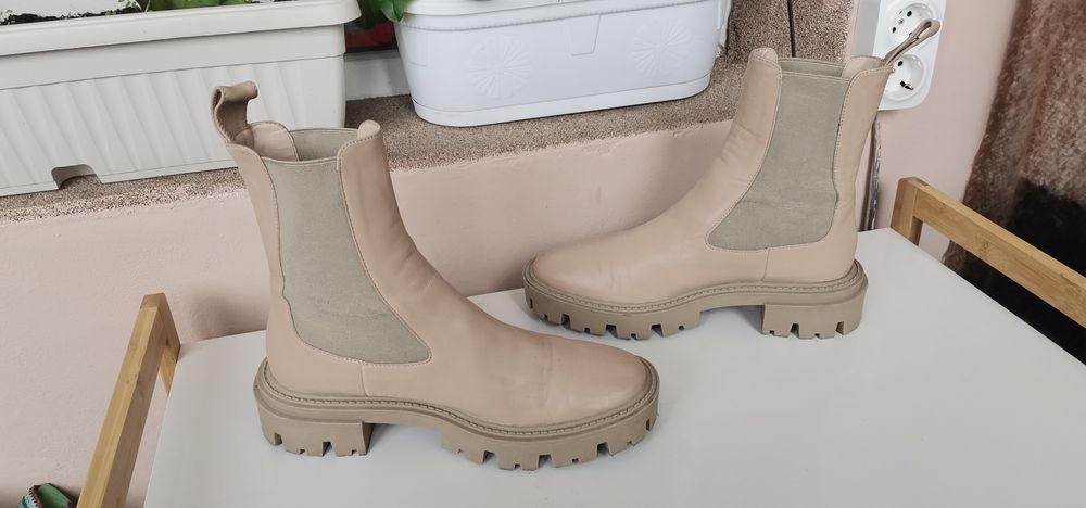 Дамски ботуши Zara 38н.Естествена кожа
