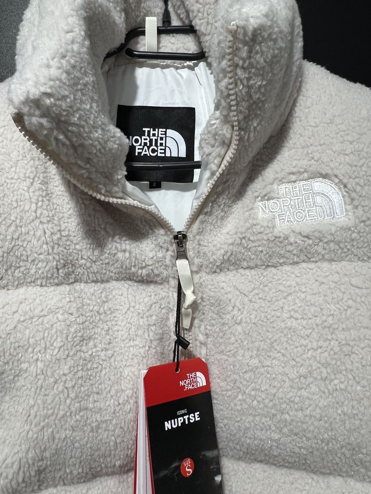 Geaca calduroasa TNF