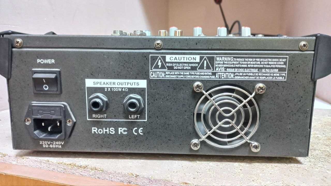 4 канальный USB BT усилитель микшерный пульт Grand DP-404.